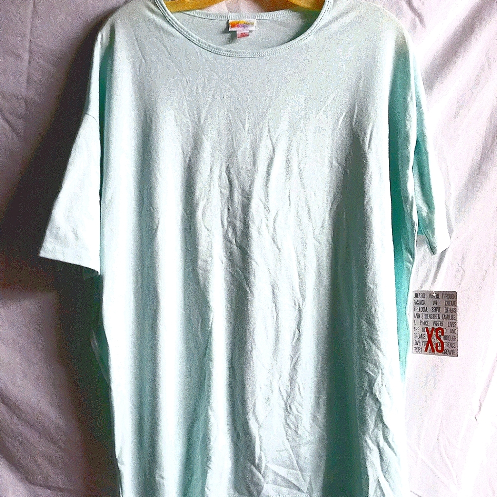 NWT LuLaRoe tshirt
